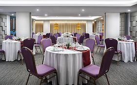 Jambuluwuk Oceano Seminyak Hotel